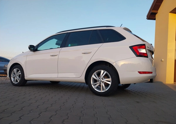 Skoda Fabia cena 36900 przebieg: 150000, rok produkcji 2019 z Annopol małe 781